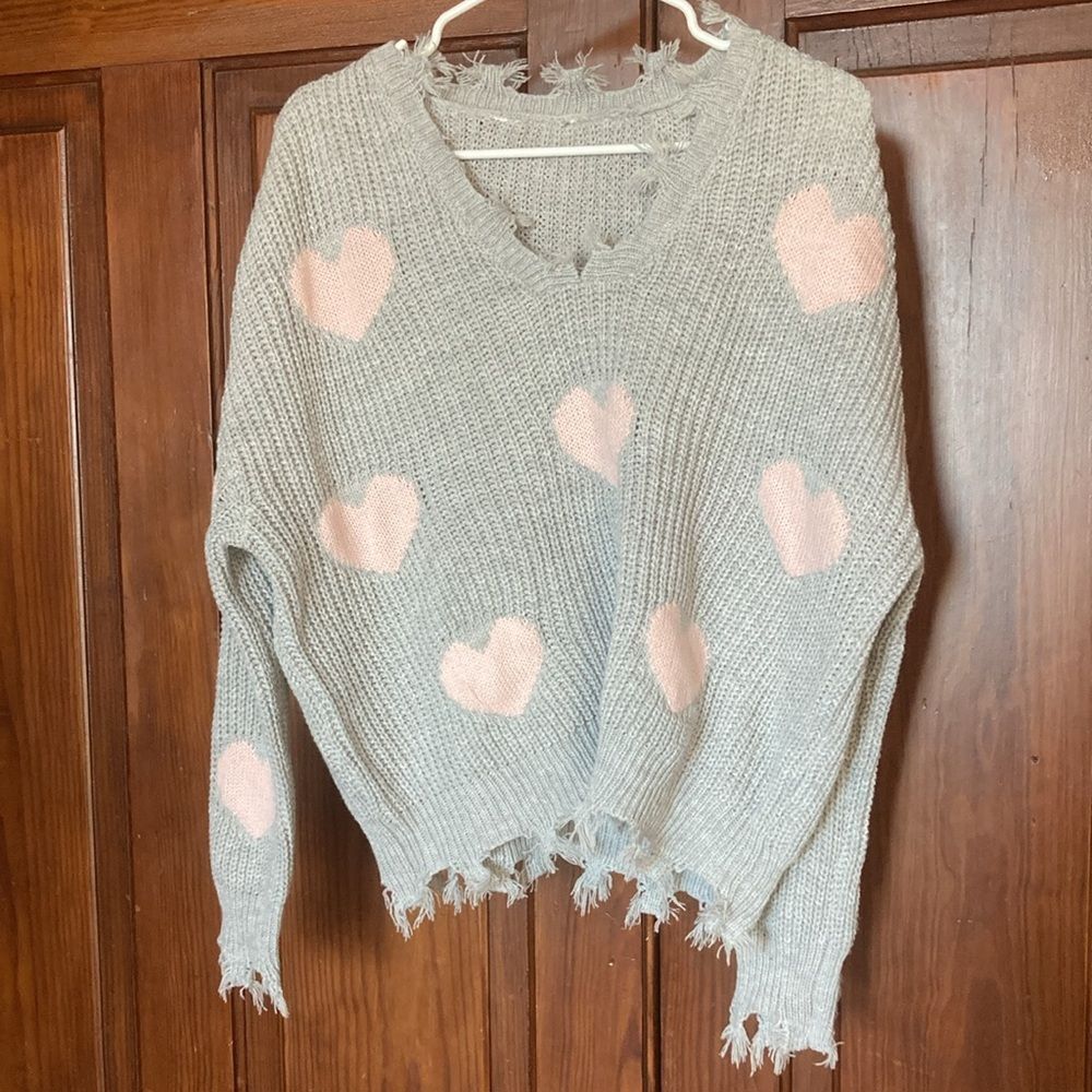 No Boundaries Knit Frayed Grey Pink Heart V-neck Sweater Size L 11-13 Juniors